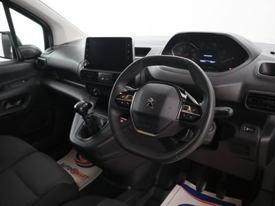 2022 Peugeot Partner