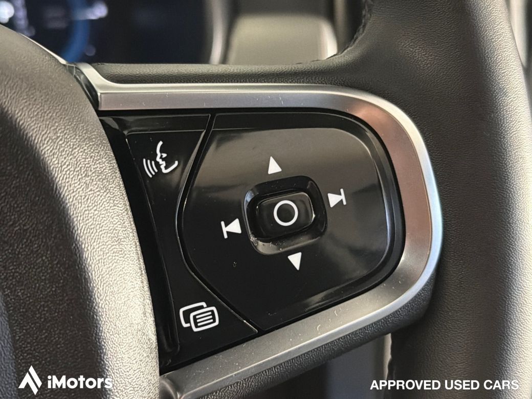 2022 Volvo S90