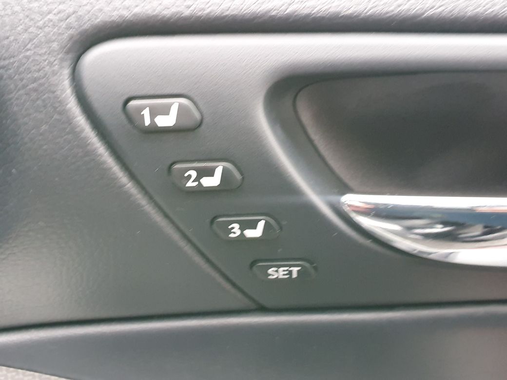 2015 Lexus IS 300h