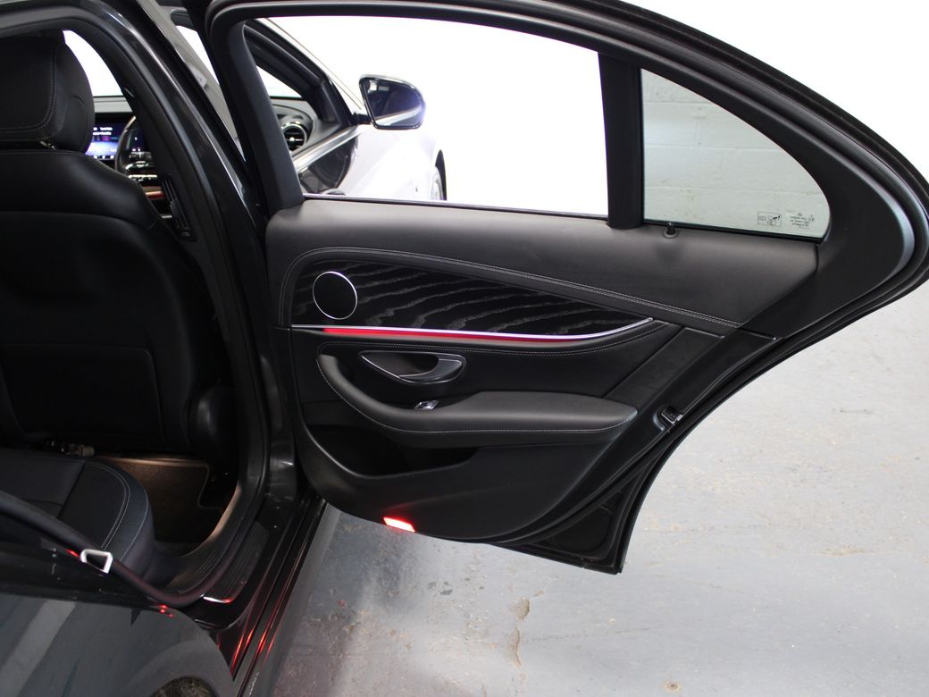 2021 Mercedes-Benz E 300