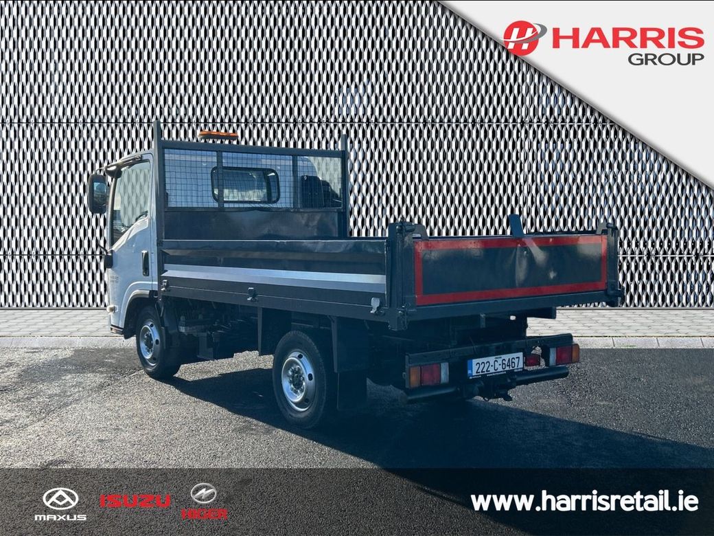 2022 White Isuzu NNR