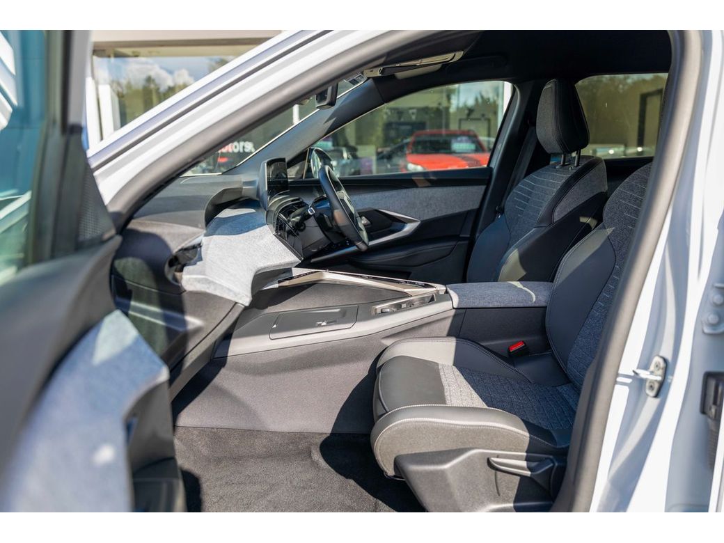 2025 Peugeot 5008