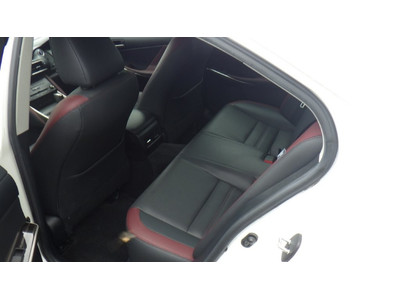 2018 Lexus IS 300h