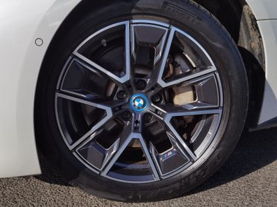2023 BMW i4