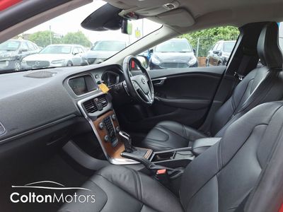 2017 Volvo V40