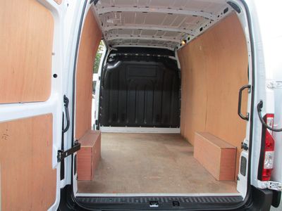 2023 Nissan Interstar