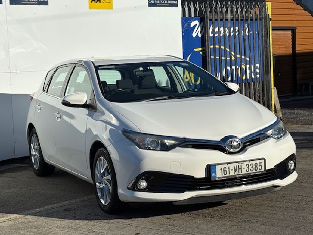 2016 Toyota Auris