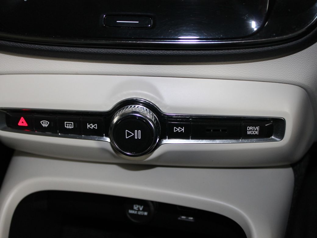 2020 Volvo XC40