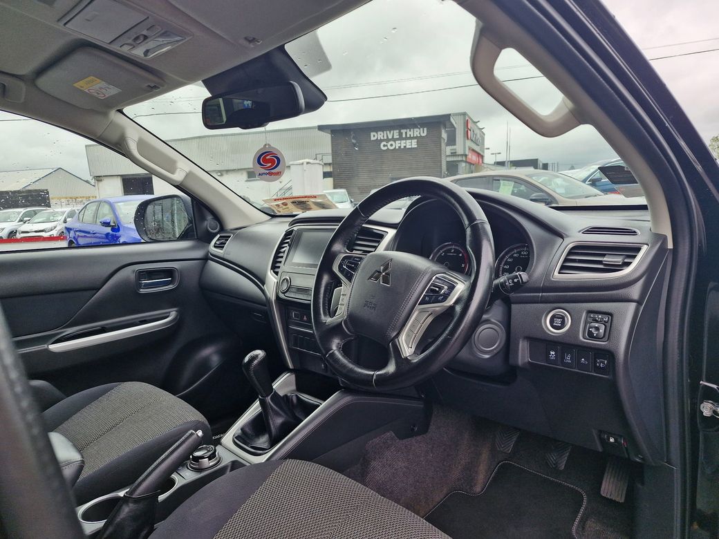 2022 Mitsubishi L200
