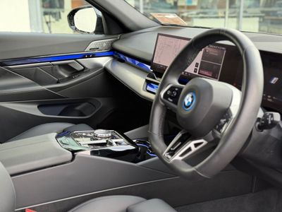 2025 BMW i5