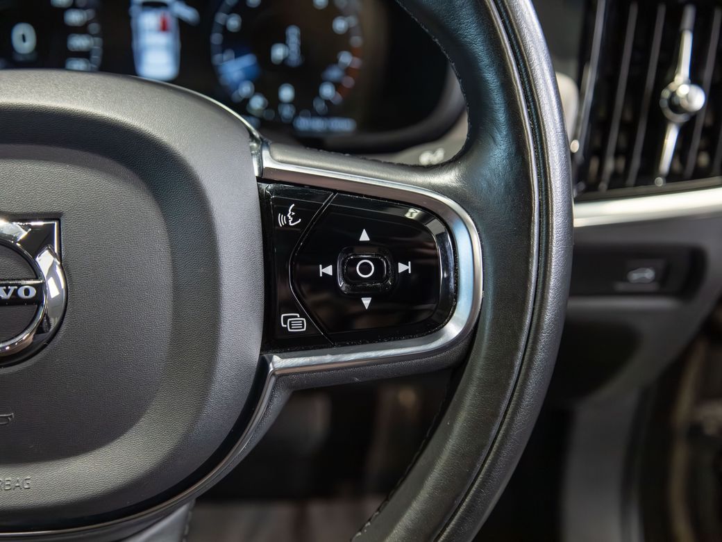 2021 Volvo S90