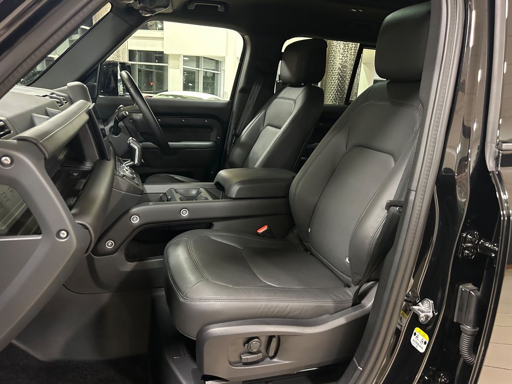 2025 Land Rover Defender