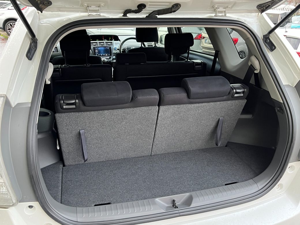 2014 Toyota Prius Alpha