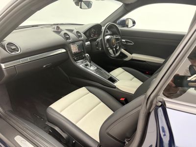 2022 Porsche Cayman