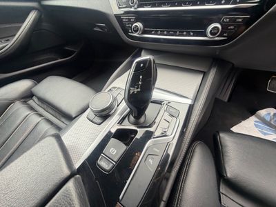 2019 BMW 530