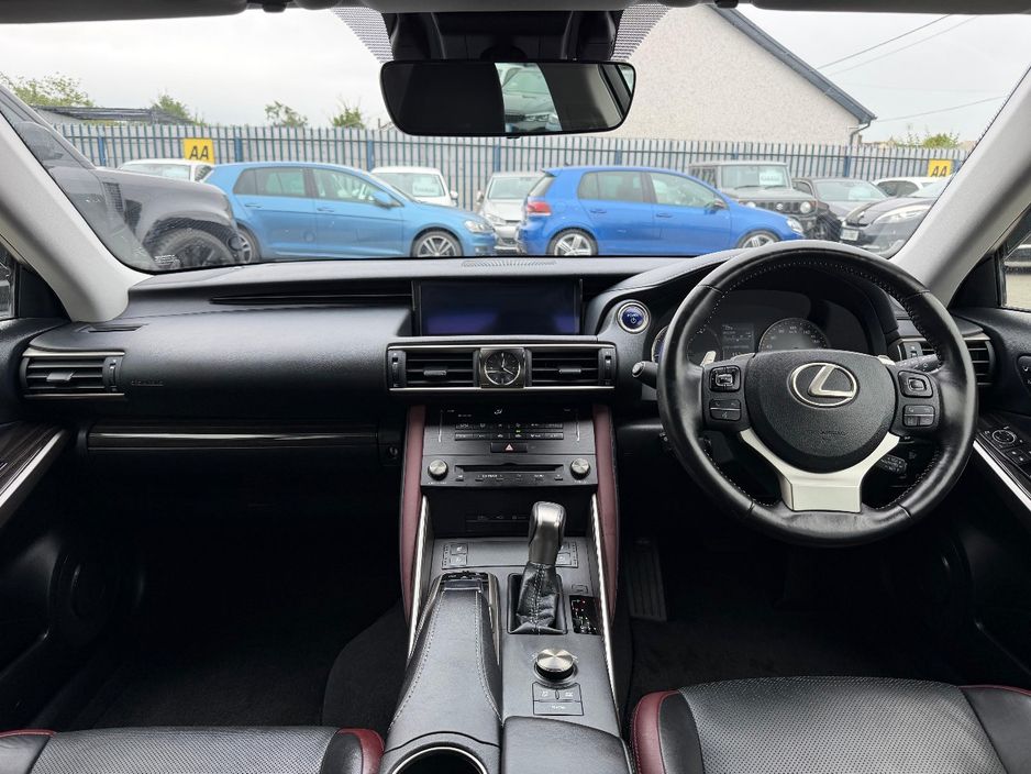 2018 Lexus IS 300h