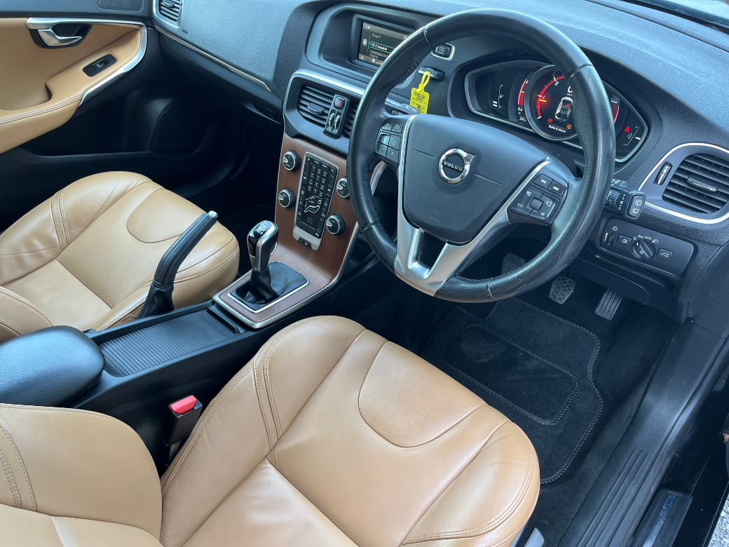 2018 Volvo V40