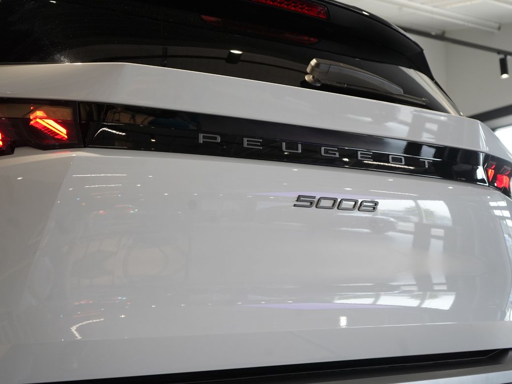 2025 Peugeot 5008