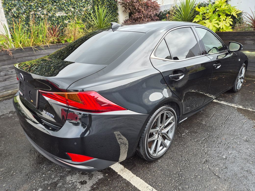 2020 Lexus IS 300h