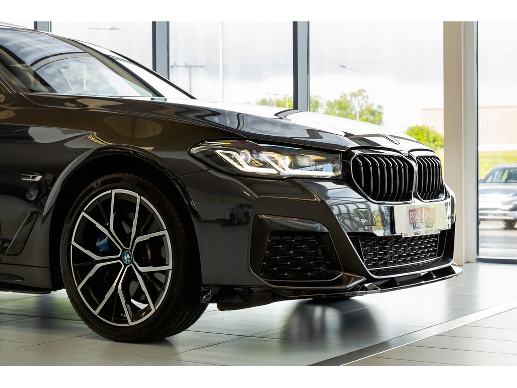 2023 BMW 530