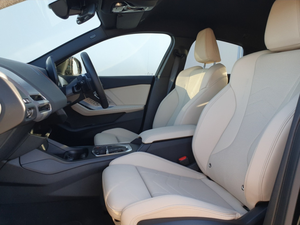 2026 BMW 220i
