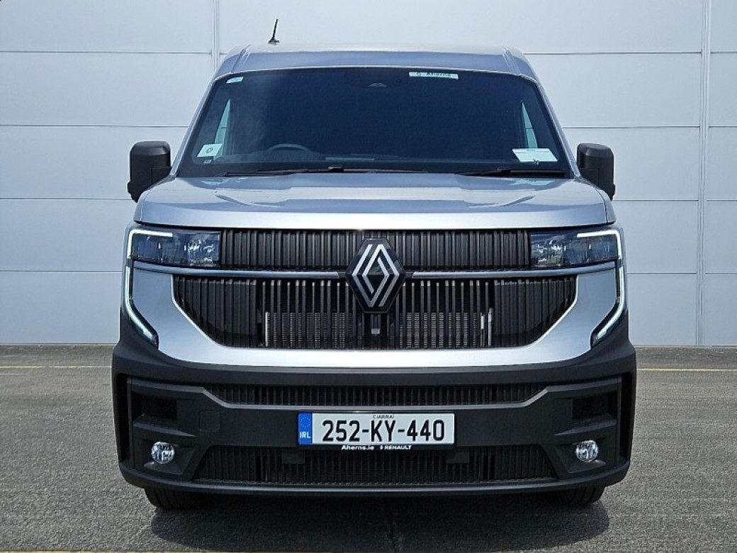 2025 Renault Master