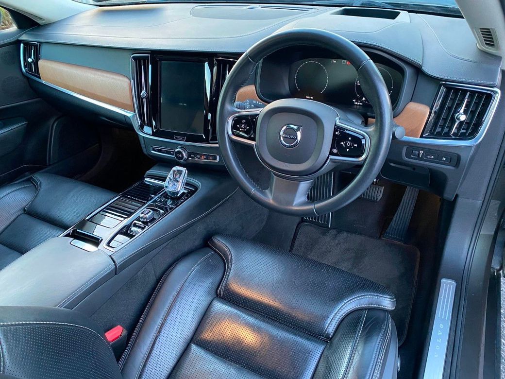 2020 Volvo S90