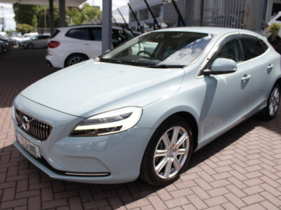 2017 Volvo V40