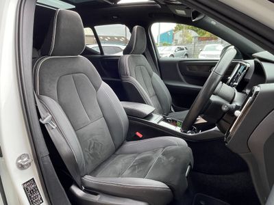 2022 Volvo XC40