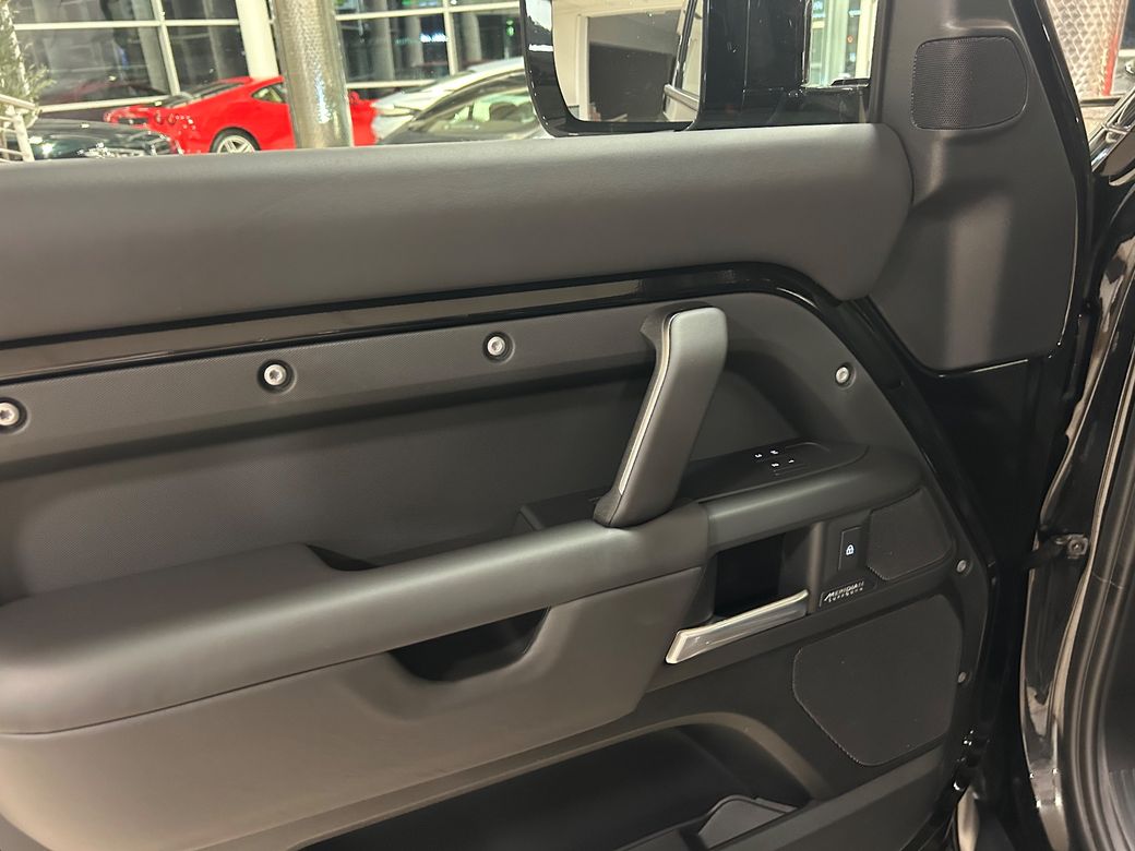 2025 Land Rover Defender