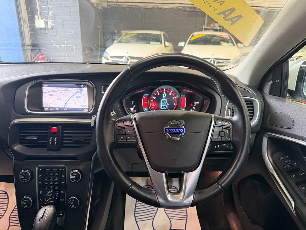 2015 Volvo V40