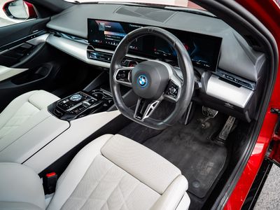 2024 BMW i5