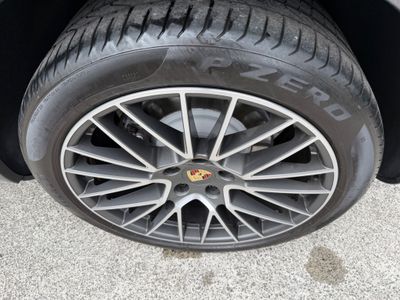 2023 Porsche Cayenne
