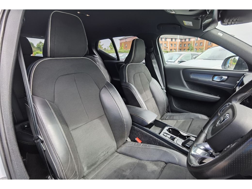 2021 Volvo XC40