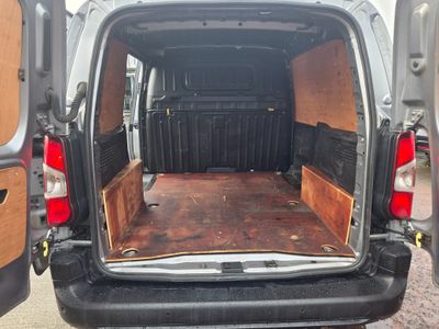 2021 Peugeot Partner