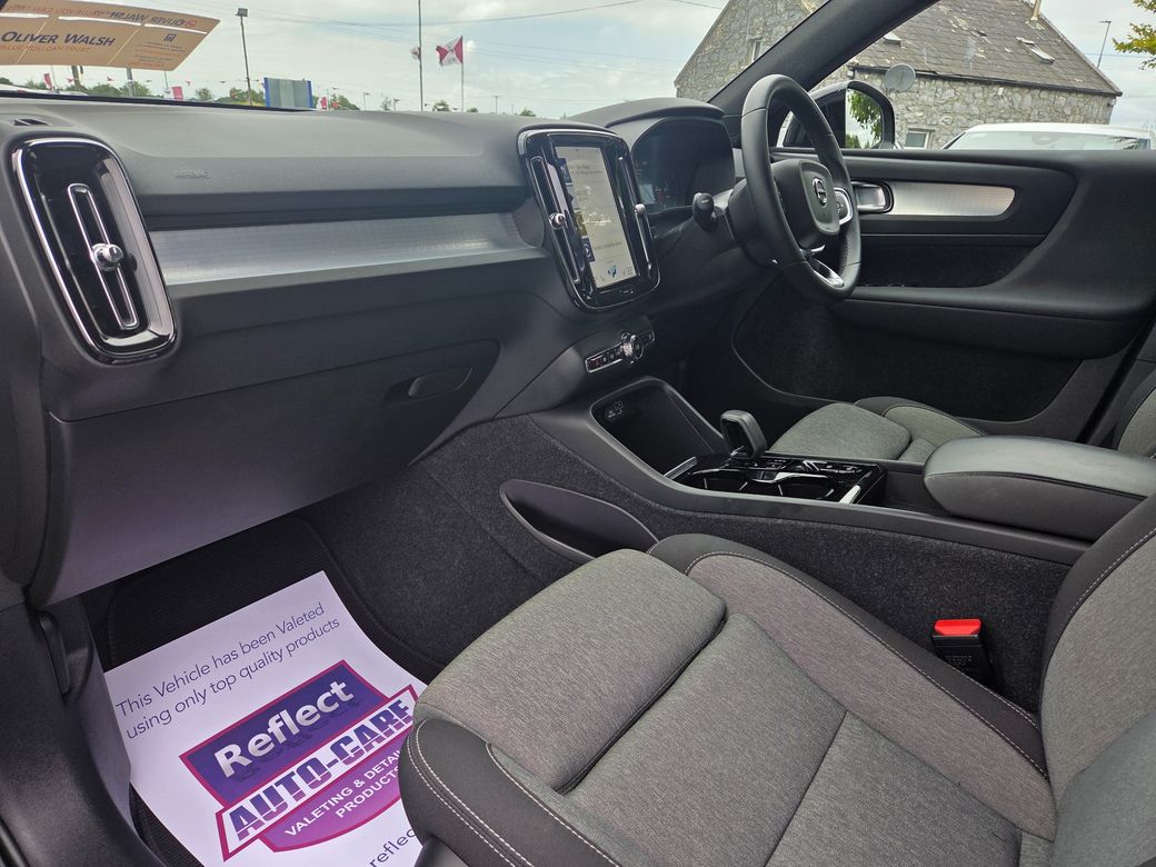 2023 Volvo XC40