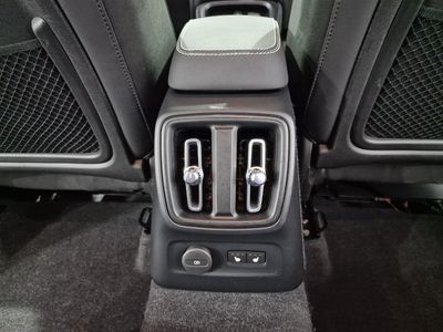 2023 Volvo XC40