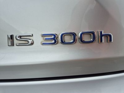 2020 Lexus IS 300h