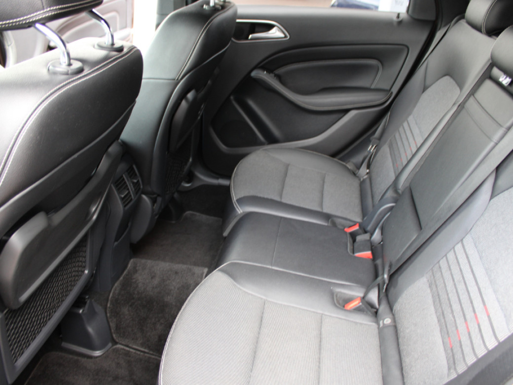2018 Mercedes-Benz B 180