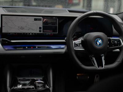 2025 BMW i5