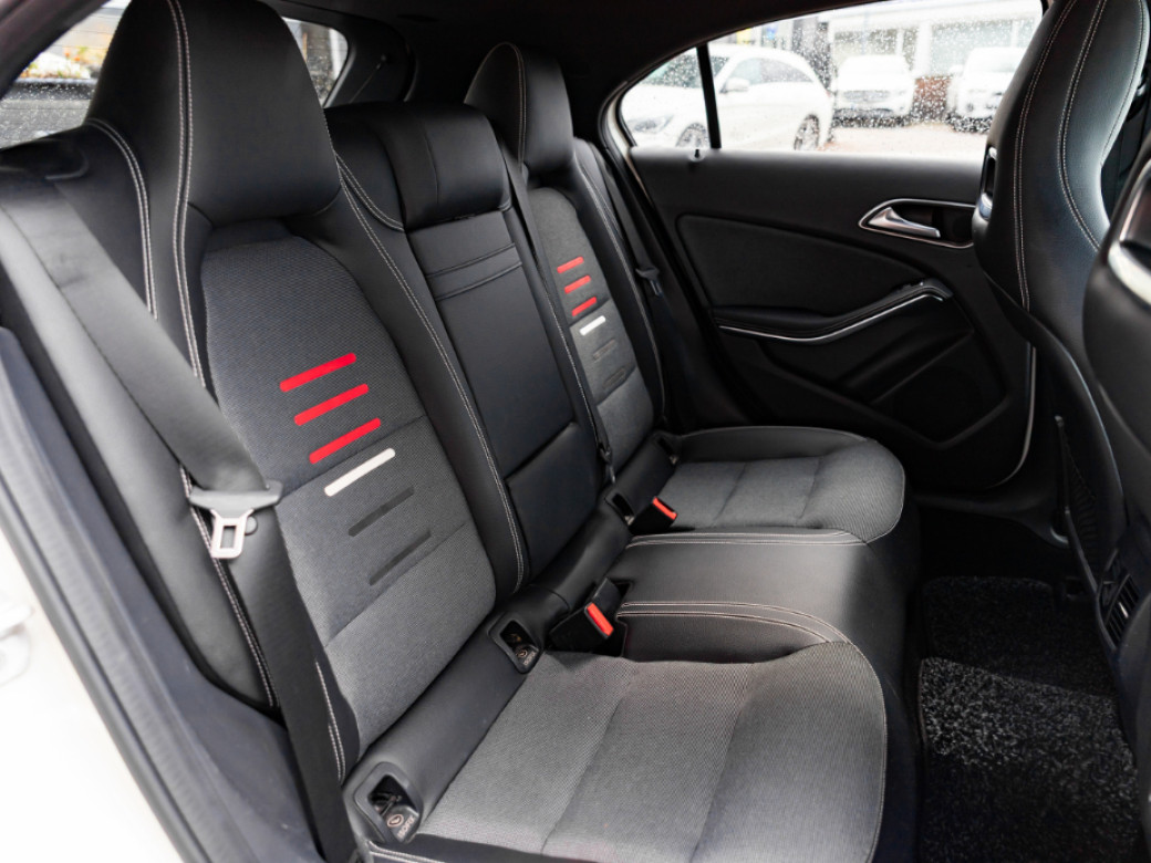 2016 Mercedes-Benz A 180
