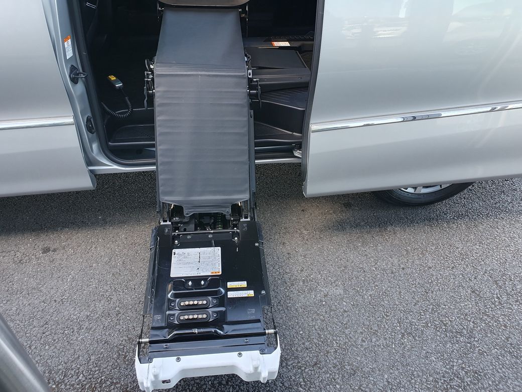 2017 Toyota Estima