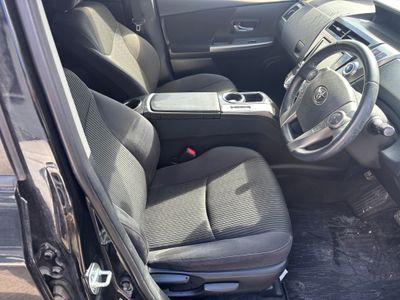 2016 Toyota Prius Alpha