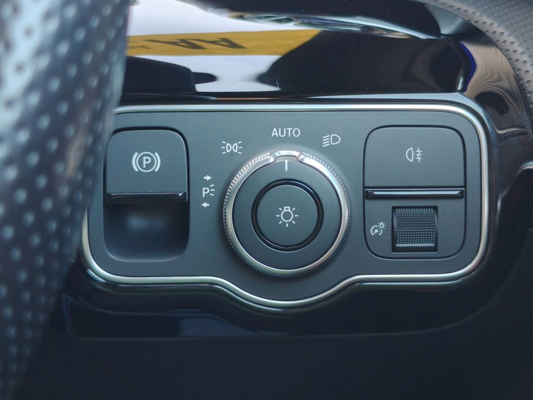 2019 Mercedes-Benz A 180