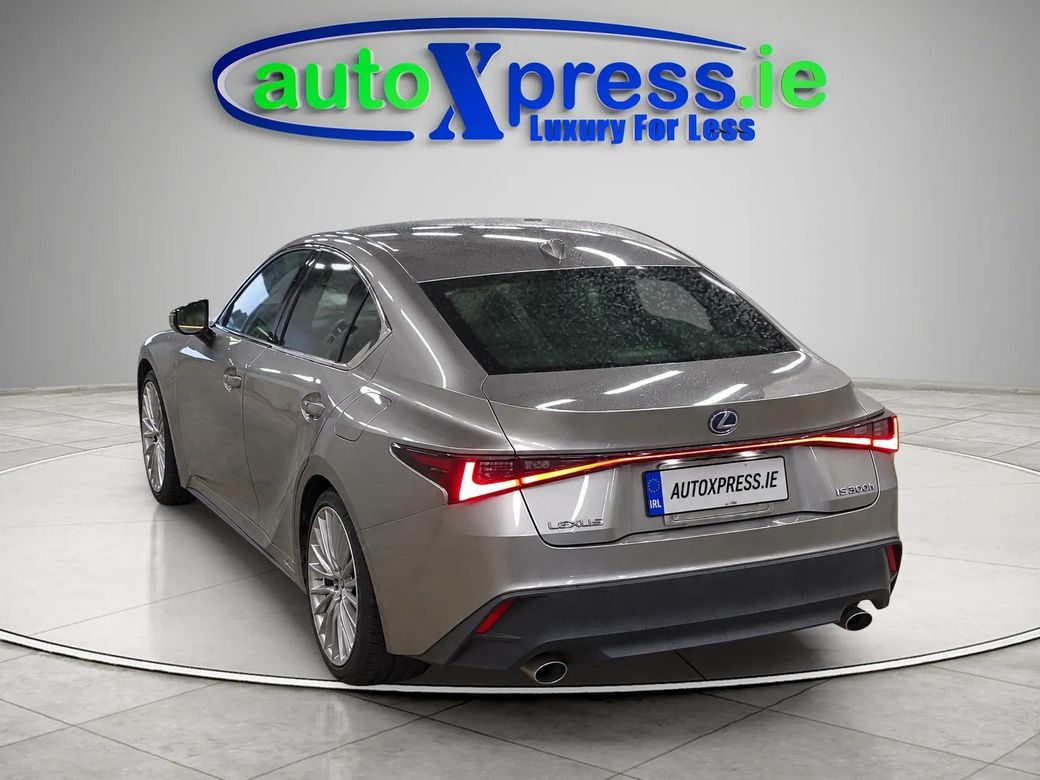 2021 Lexus IS 300h
