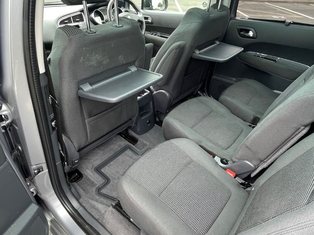 2017 Peugeot 5008