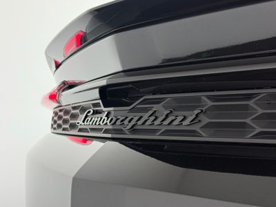 2025 Lamborghini Urus