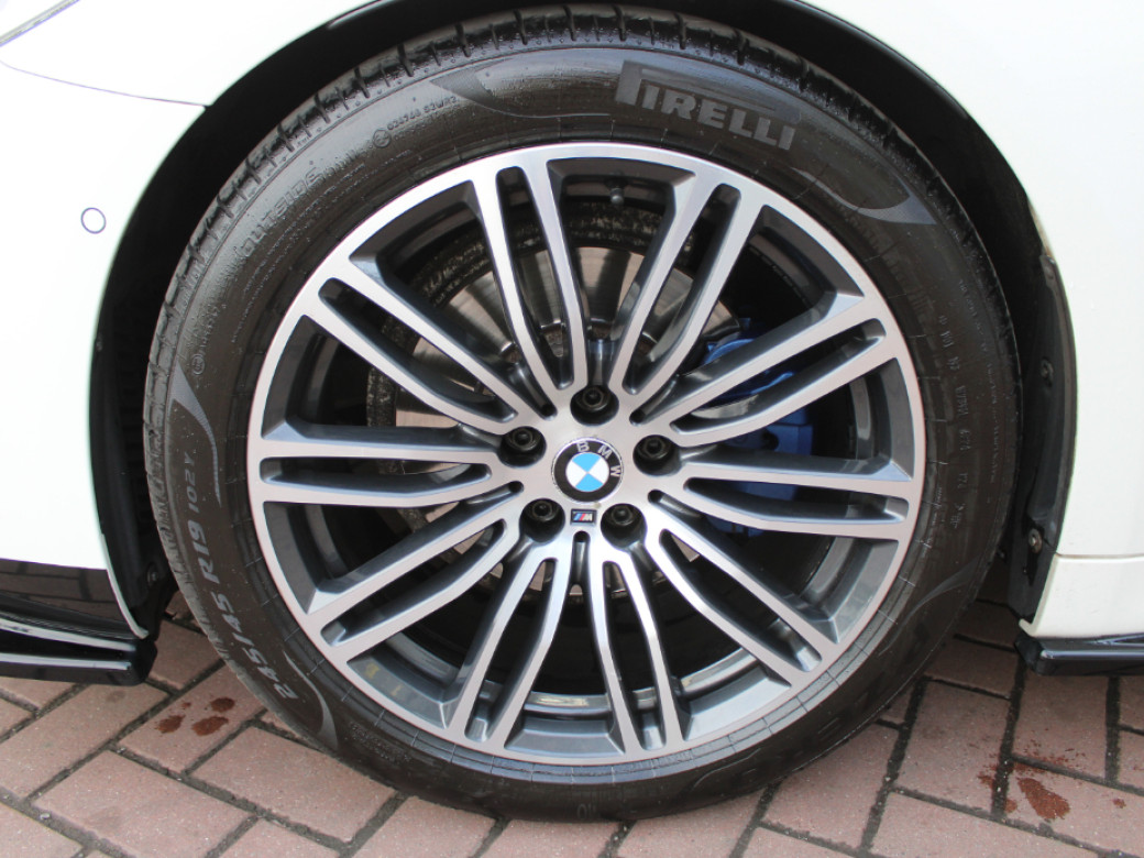 2017 BMW 523