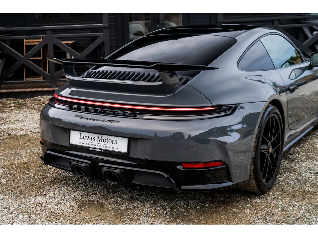 2025 Porsche 911