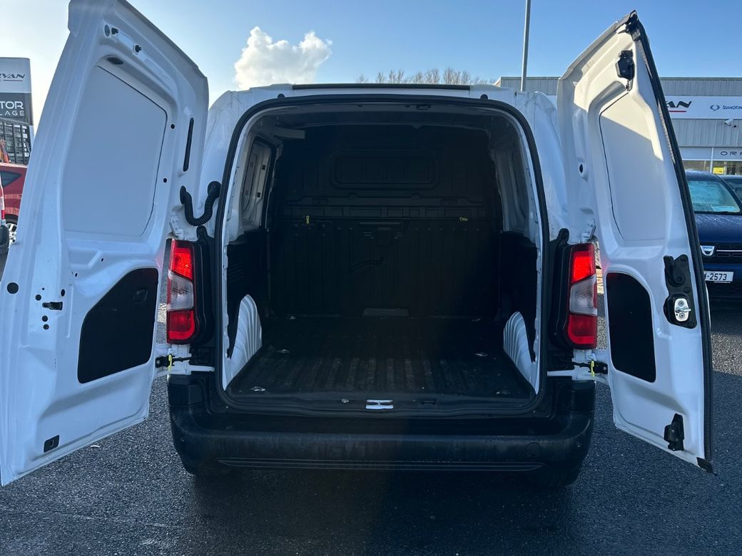 2025 Peugeot Partner